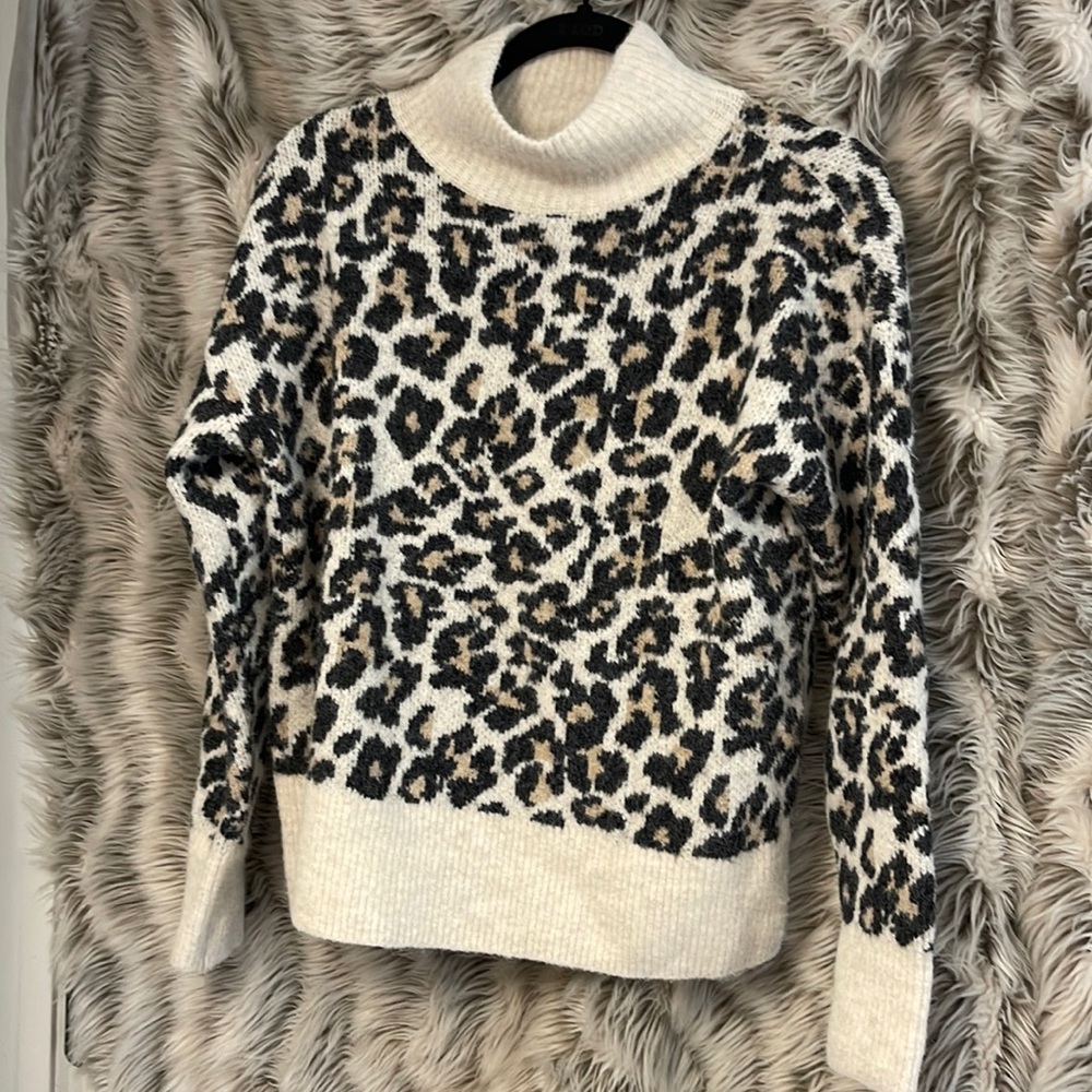 Ann Taylor Loft small mock turtle sweater. Worn once
